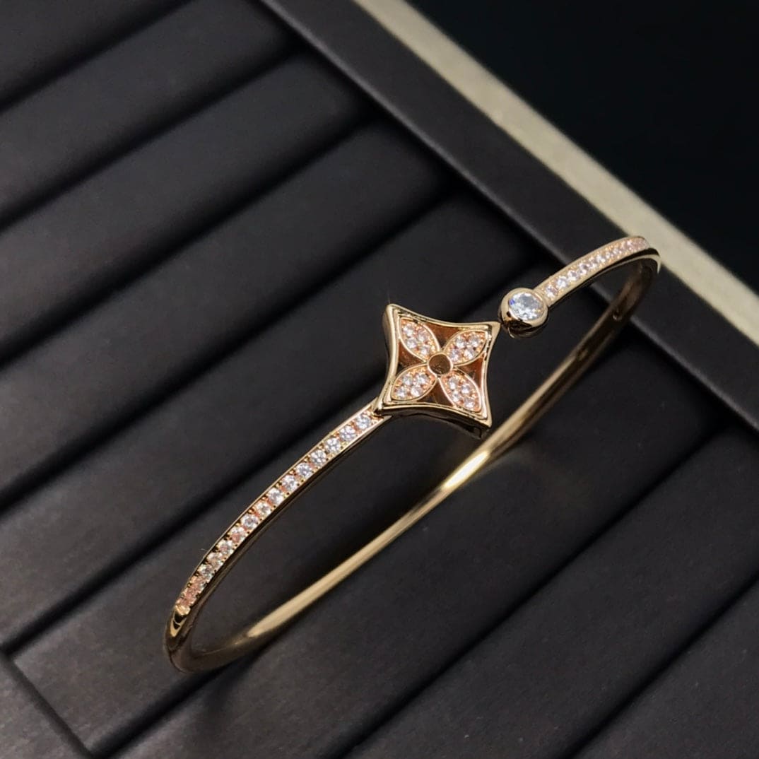 18K Louis Vuitton Idylle Blossom Twist Bracelet
