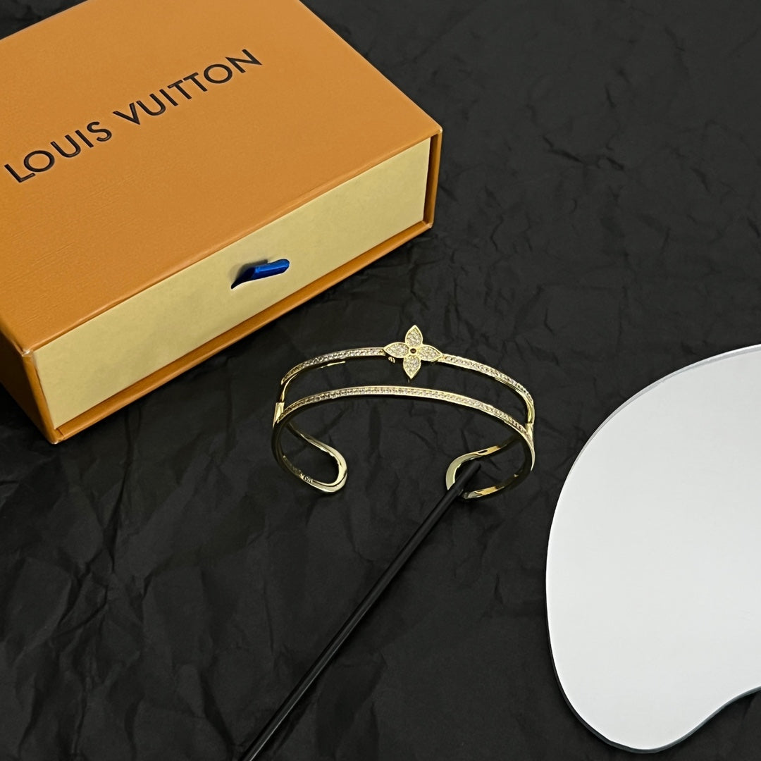 18K Louis Vuitton Idylle Blossom Two-Row Bracelet