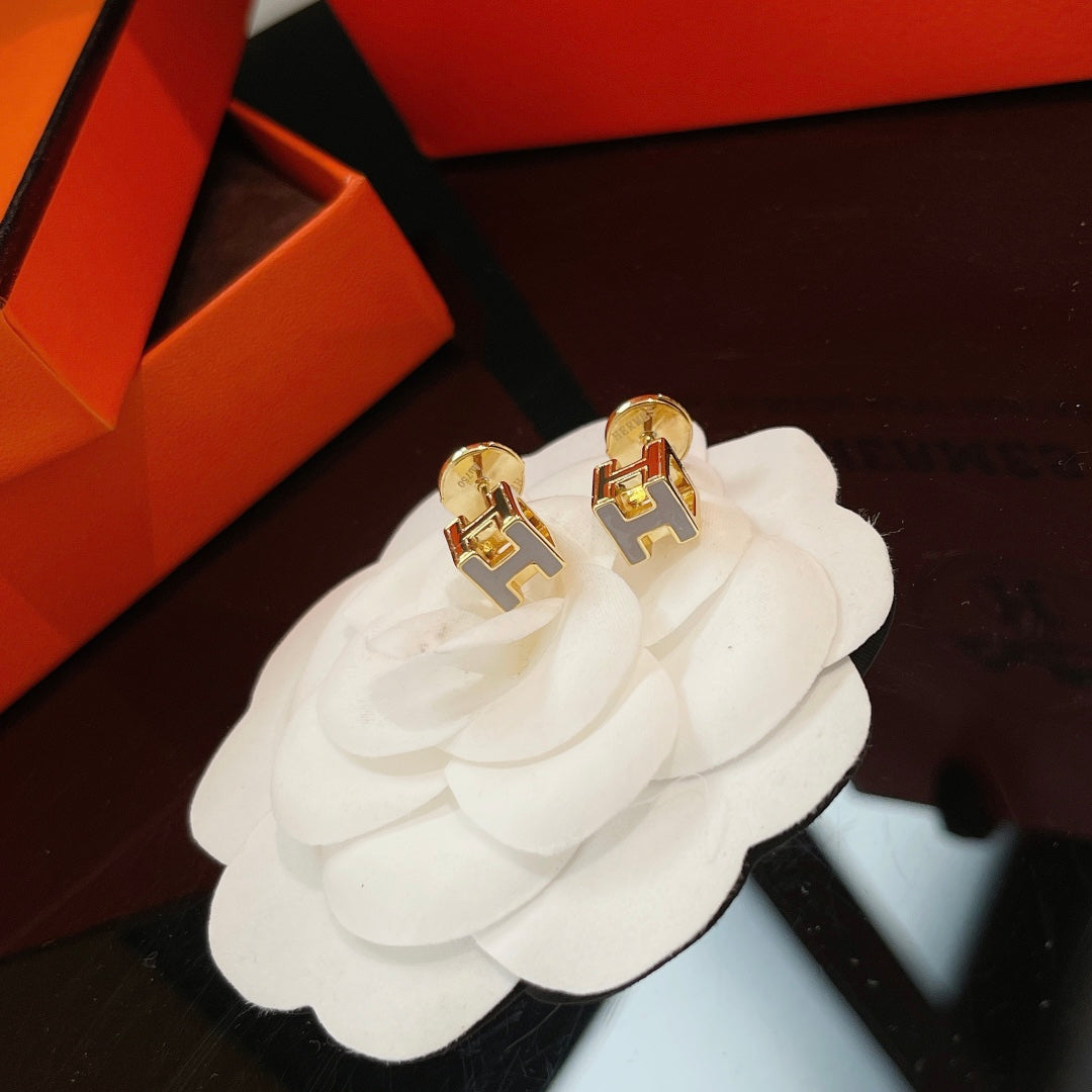 18K Cage D'H Hermes Earrings