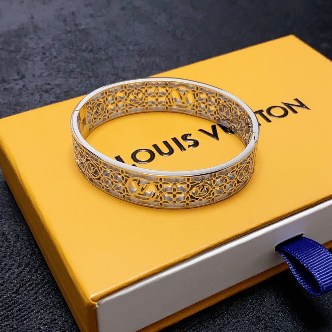 18K Louis Vuitton Hollow Bracelet